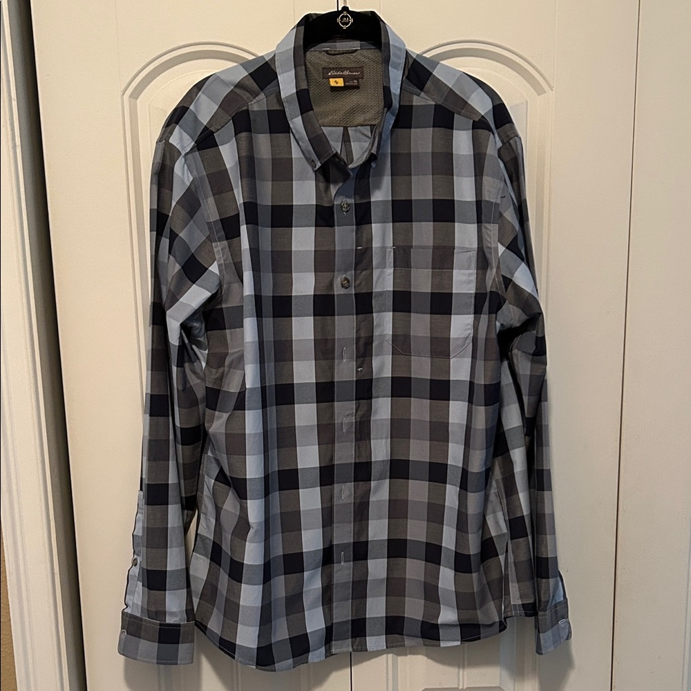 Eddie Bauer extra large button down long sleeve shirt with inside pocket